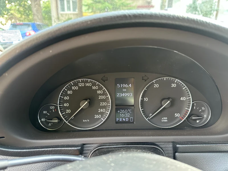 Mercedes-Benz C 220, снимка 9 - Автомобили и джипове - 48591845