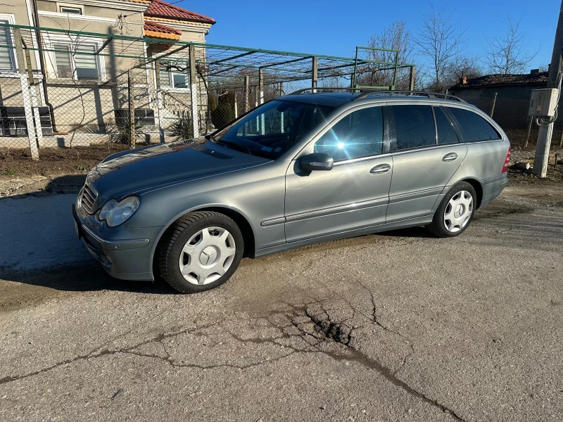 Mercedes-Benz C 220, снимка 12 - Автомобили и джипове - 48591845