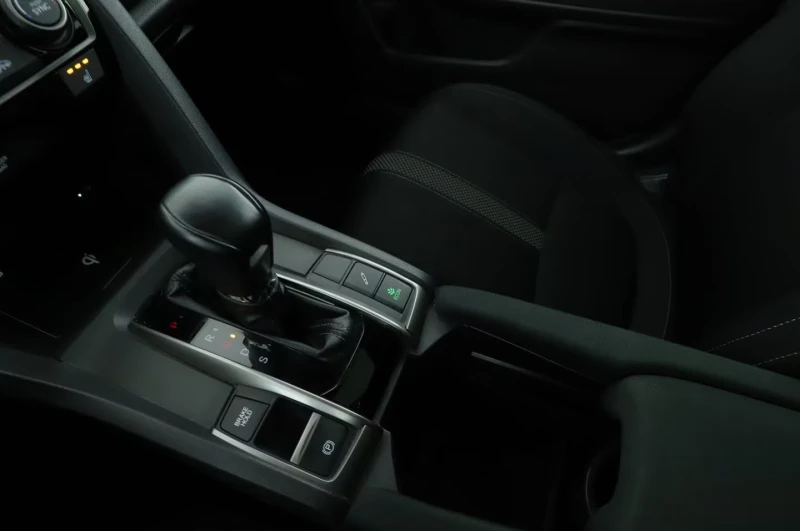 Honda Civic 1.5VTEC/SPORT-PLUS/182HP/PANO/LED/ACC/CAM/PDC/930f, снимка 15 - Автомобили и джипове - 52474656