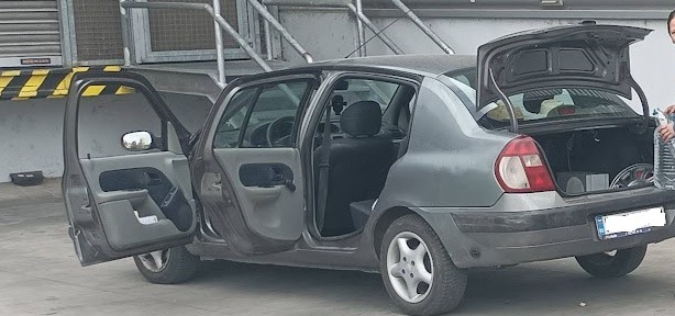 Renault Clio Symbol , снимка 4 - Автомобили и джипове - 46404810