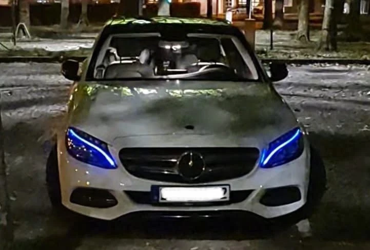 Mercedes-Benz C 220, снимка 2 - Автомобили и джипове - 53839806