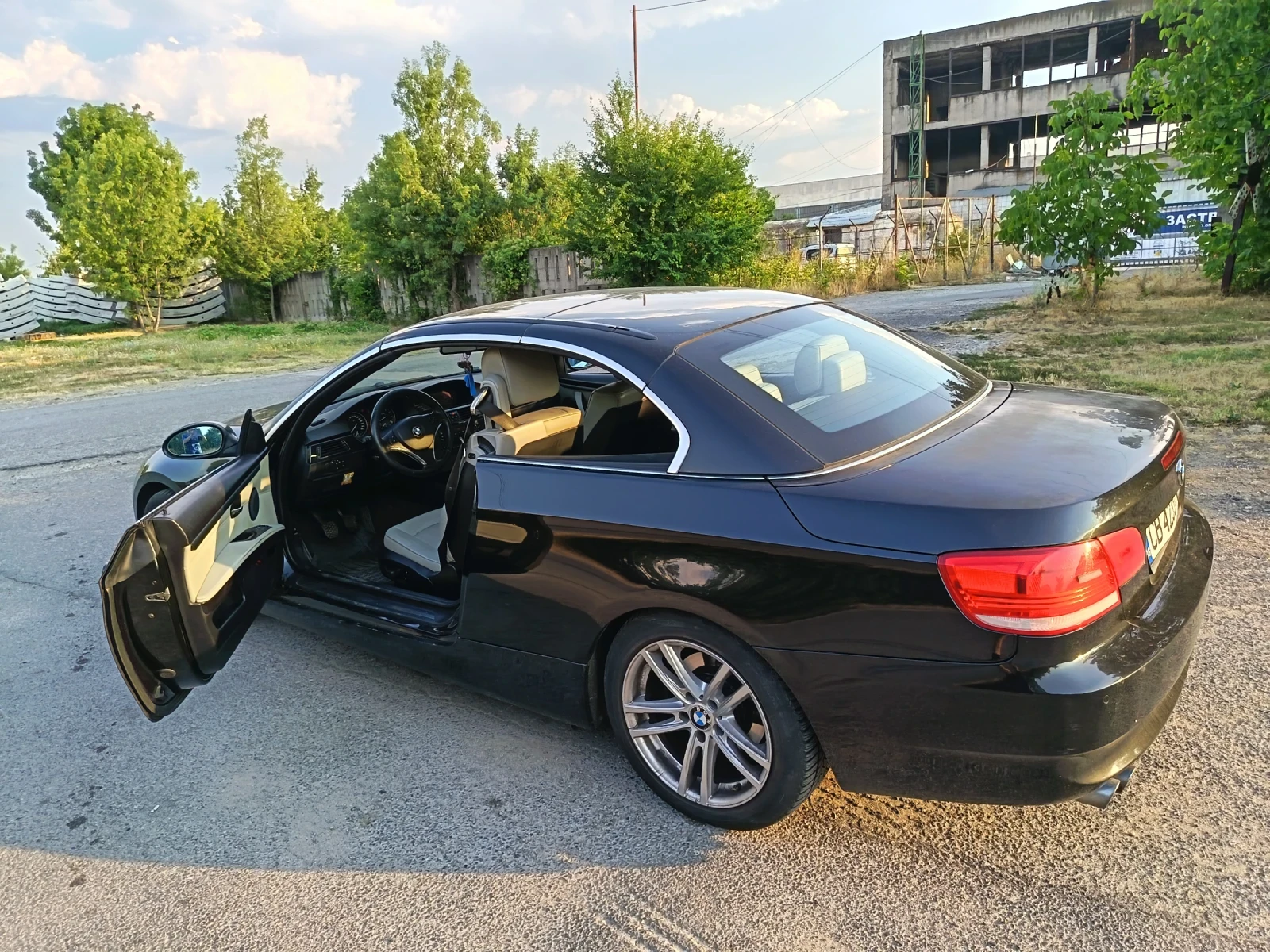 BMW 325 3.0 218кс 6скорости - изображение 3