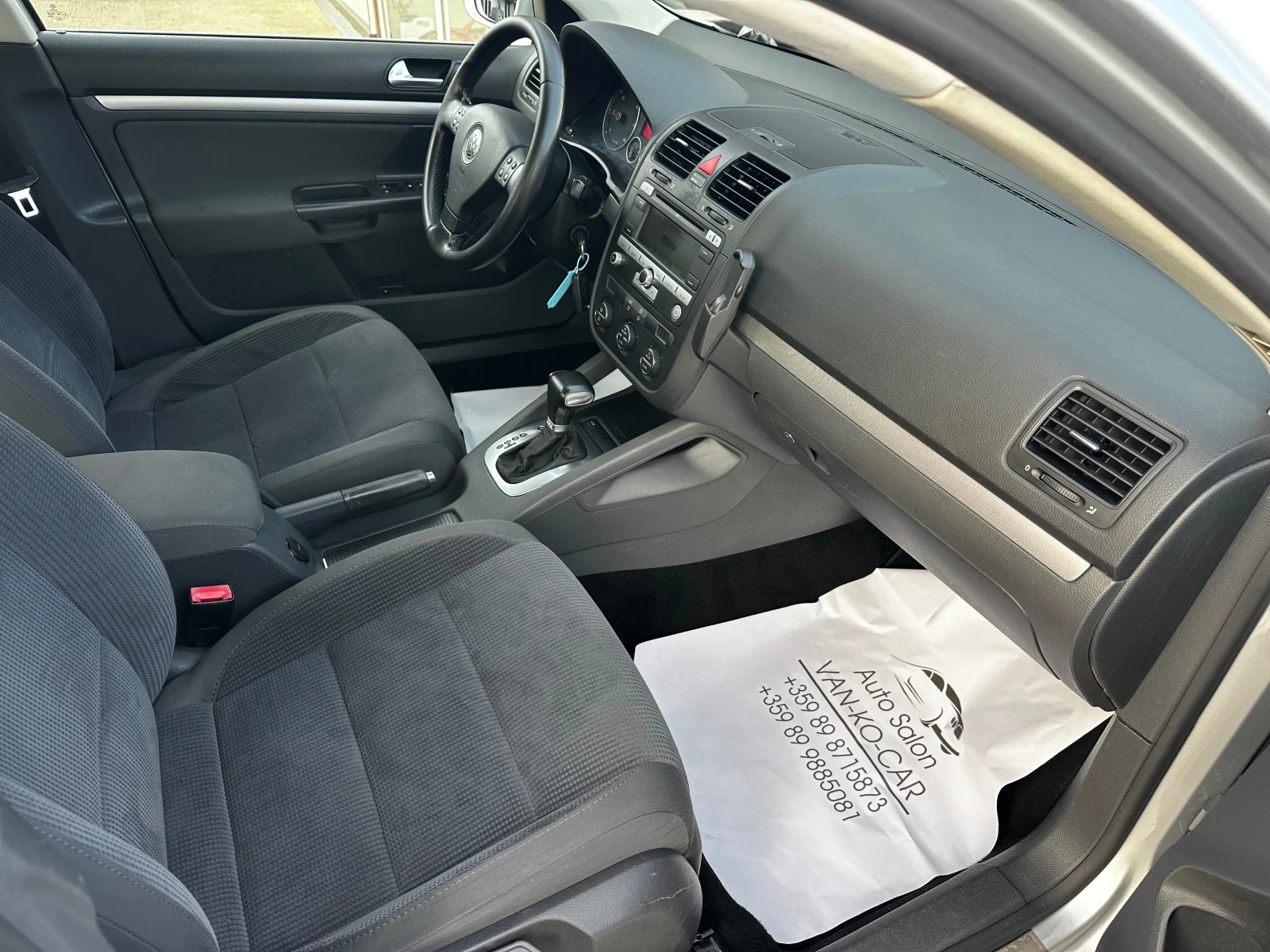 VW Jetta 2.0TDI 140к.с DSG - изображение 8