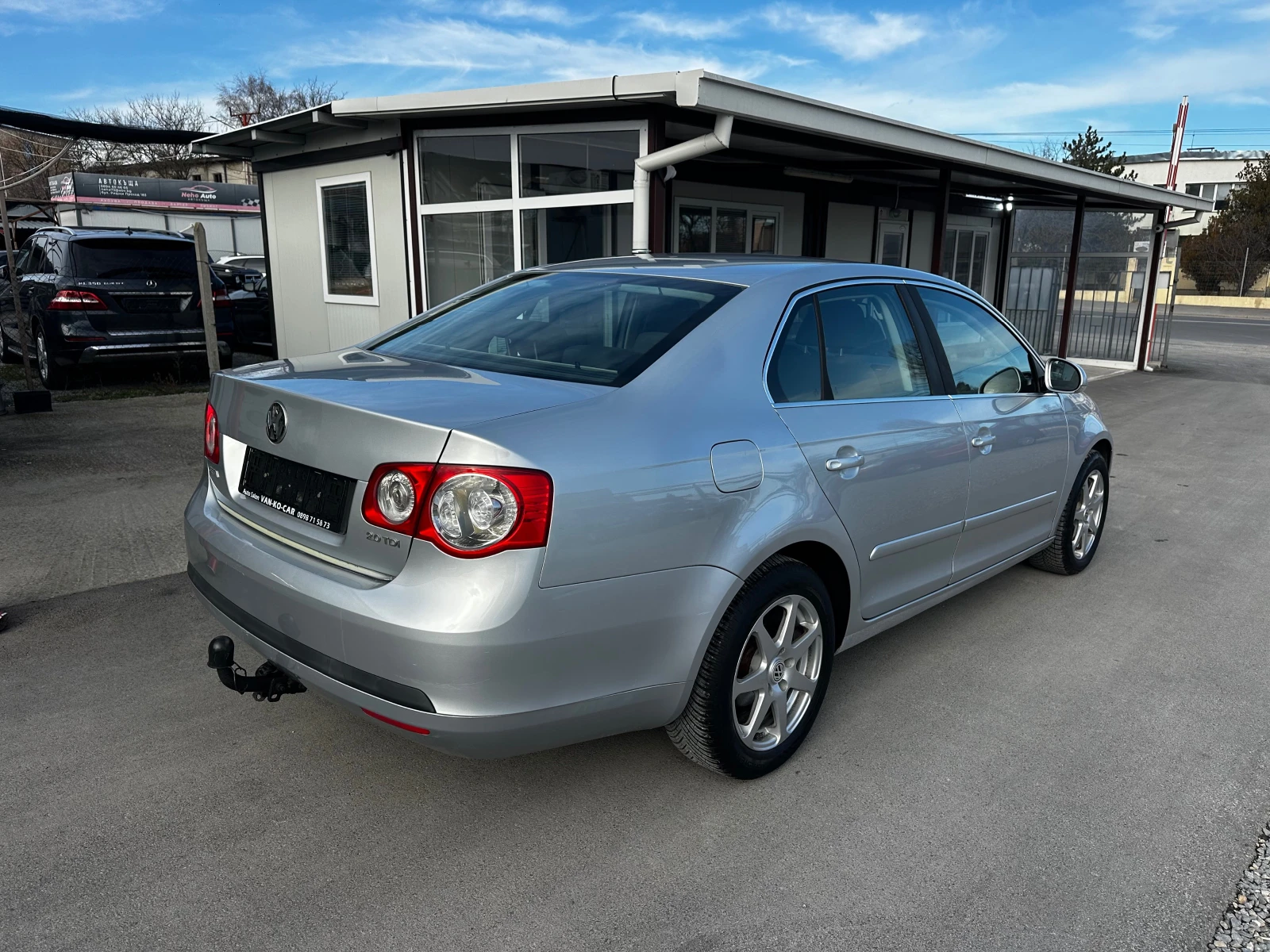 VW Jetta 2.0TDI 140к.с DSG - изображение 2
