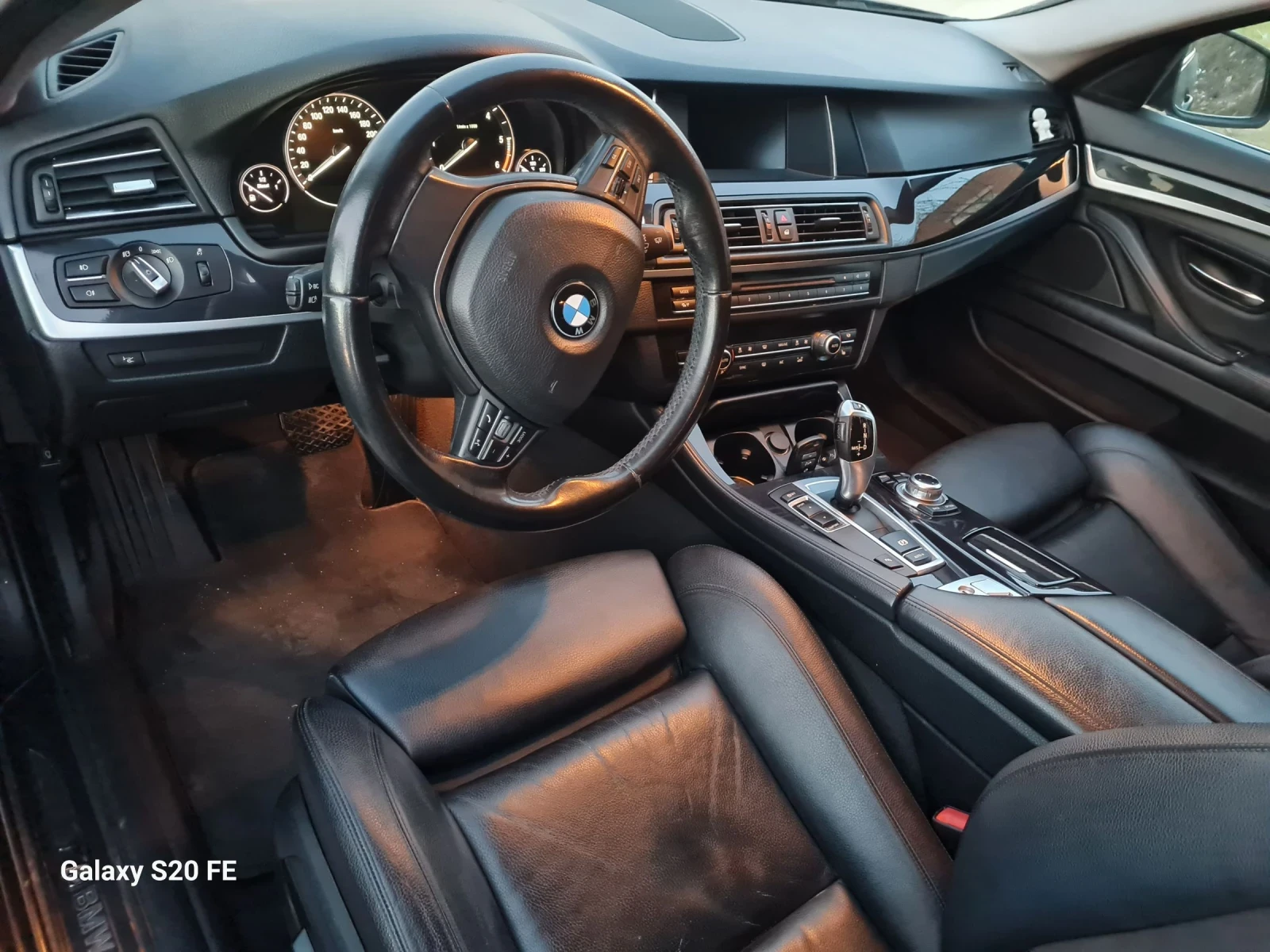BMW 520 2.0д 8ск. Фейс!, снимка 4 - Автомобили и джипове - 53742352