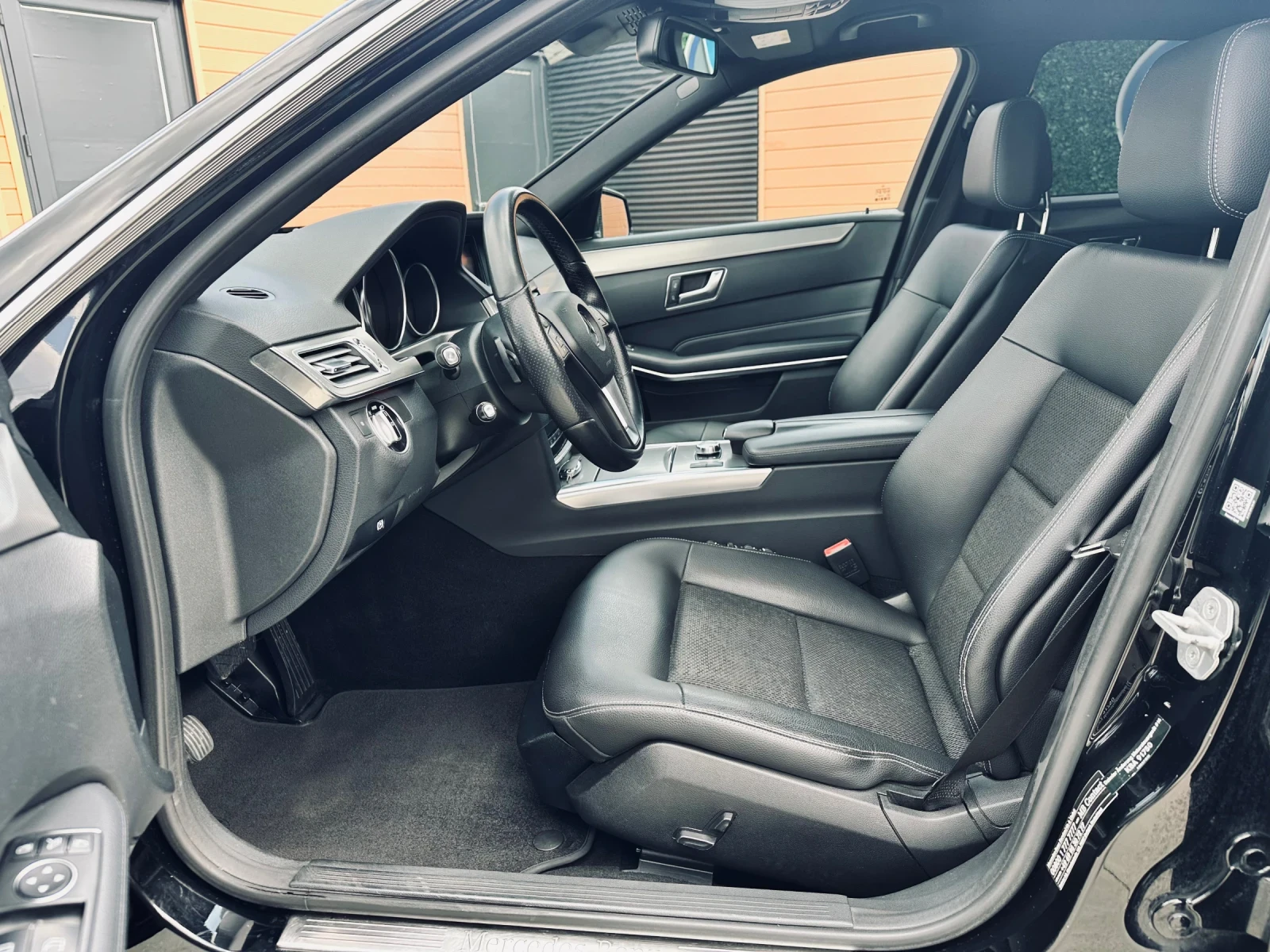 Mercedes-Benz E 350 4-matic/Navi/Distronic, снимка 9 - Автомобили и джипове - 53974047