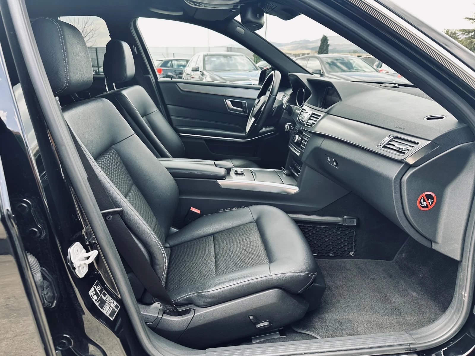 Mercedes-Benz E 350 4-matic/Navi/Distronic, снимка 13 - Автомобили и джипове - 53974047