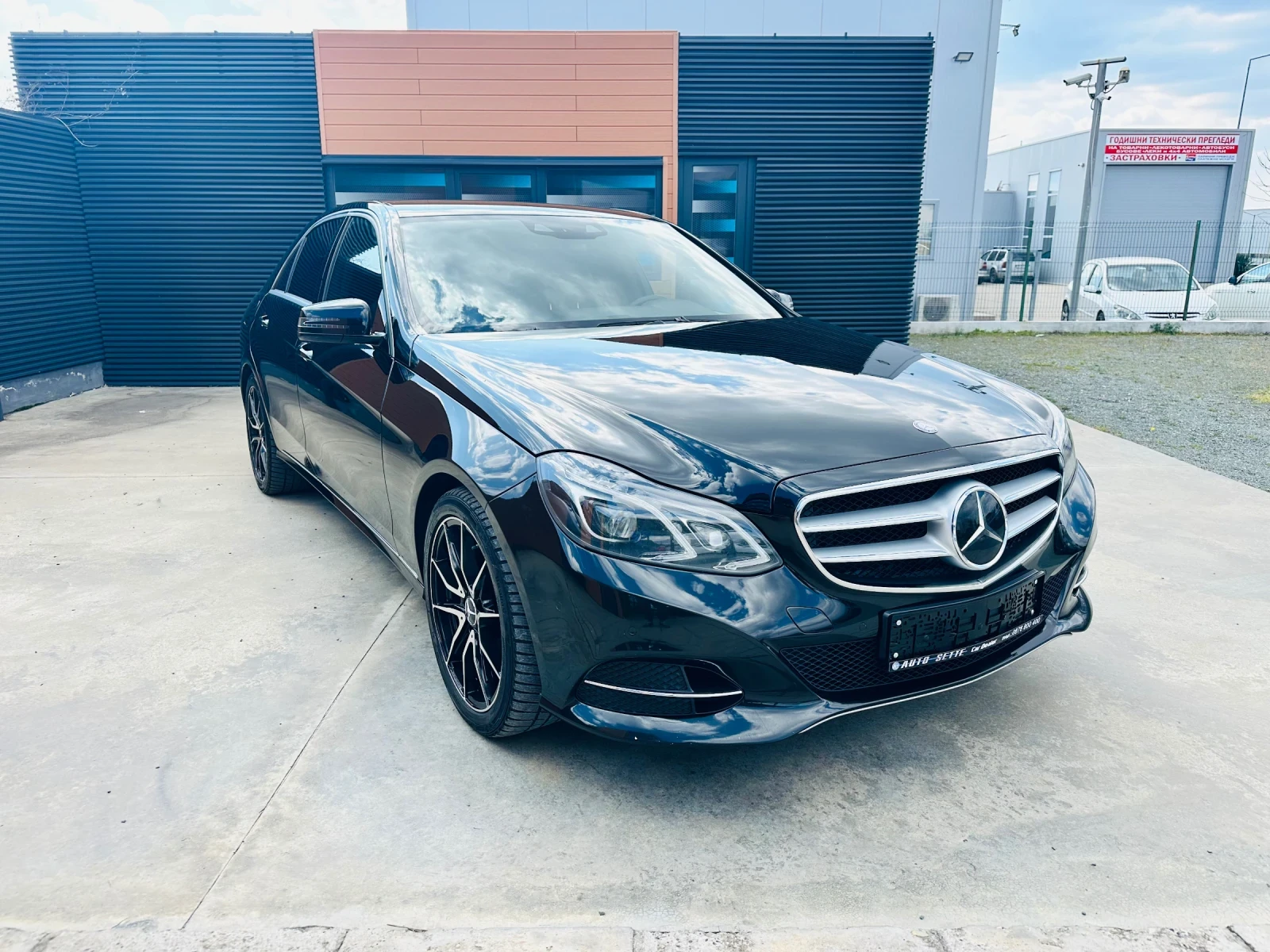 Mercedes-Benz E 350 4-matic/Navi/Distronic, снимка 3 - Автомобили и джипове - 53974047