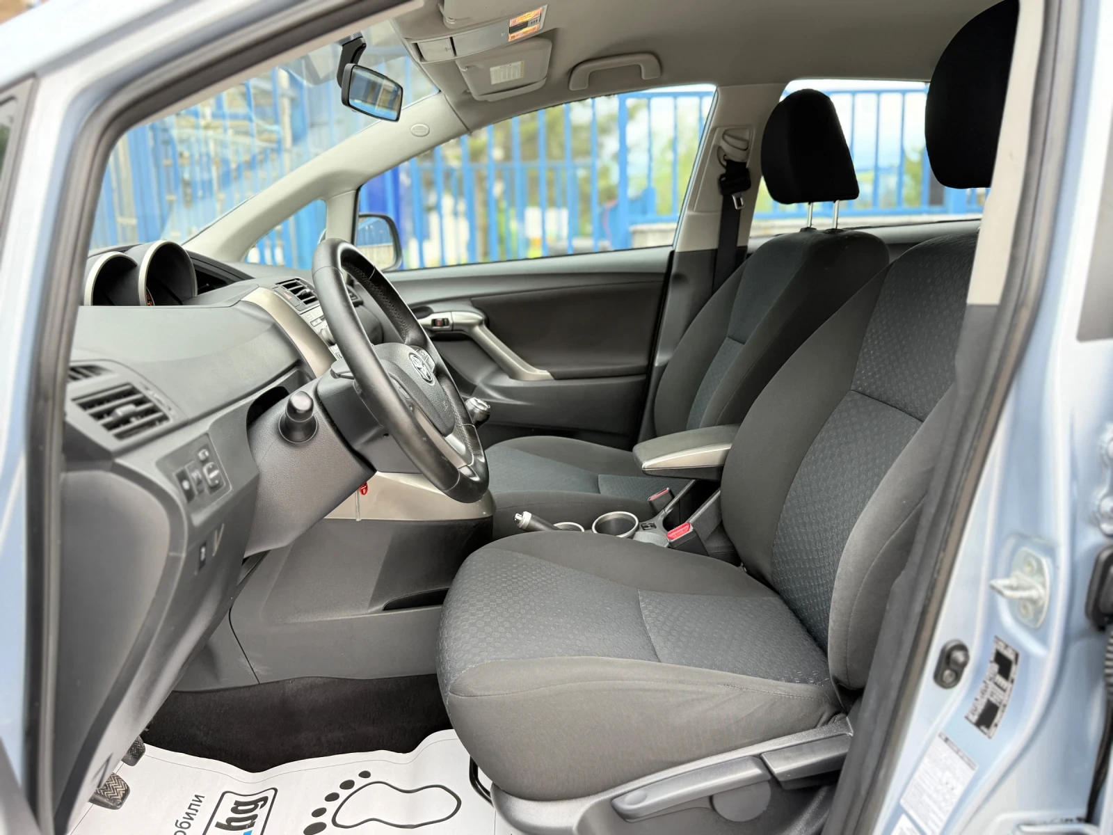 Toyota Verso 1.8i- ЛЕТИ ДЖАНТИ- 6СКОРОСТИ- КЛИМАТРОНИК- 7 МЕСТА, снимка 6 - Автомобили и джипове - 54667169