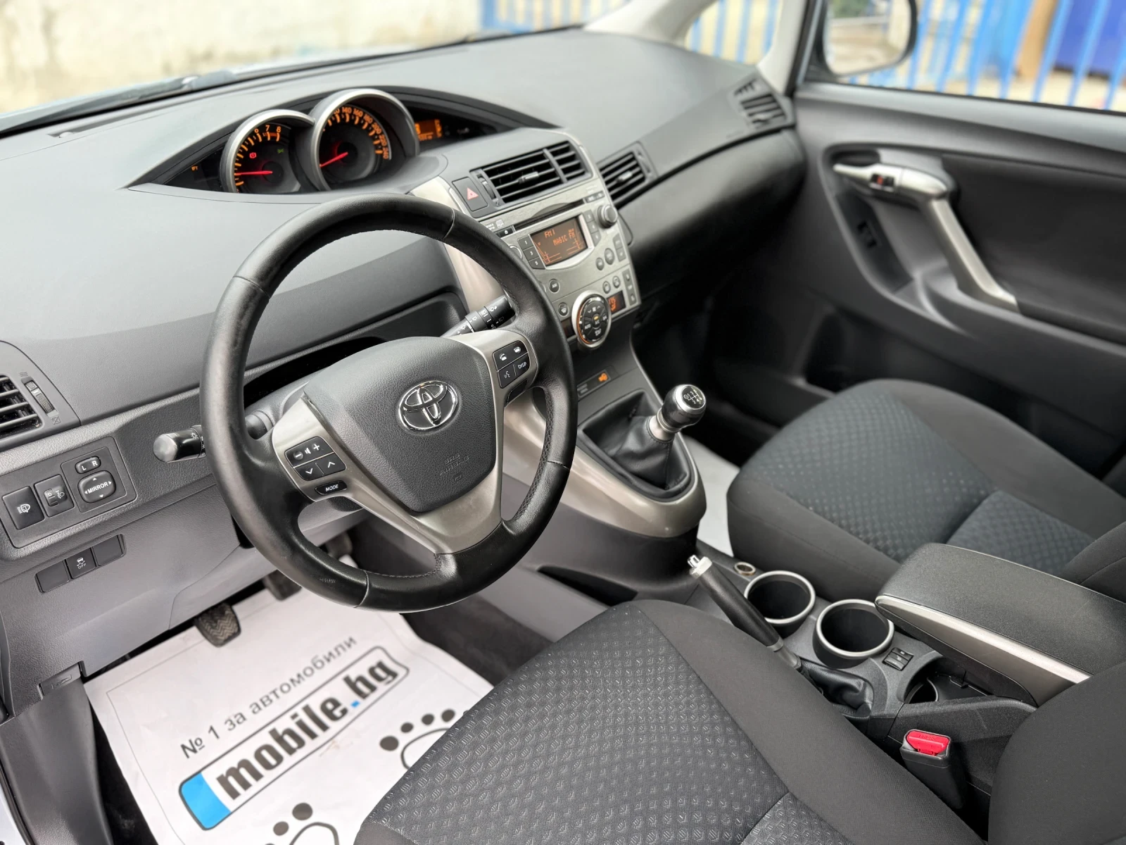 Toyota Verso 1.8i- ЛЕТИ ДЖАНТИ- 6СКОРОСТИ- КЛИМАТРОНИК- 7 МЕСТА, снимка 5 - Автомобили и джипове - 54667169