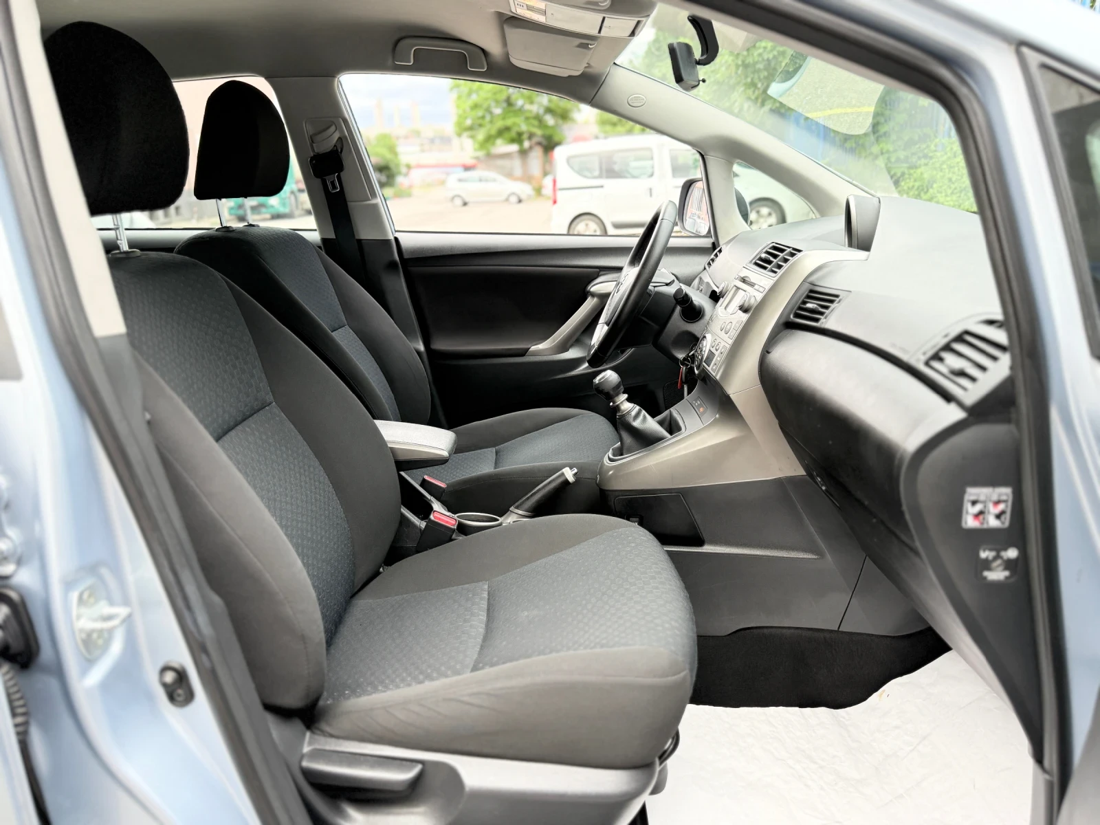 Toyota Verso 1.8i- ЛЕТИ ДЖАНТИ- 6СКОРОСТИ- КЛИМАТРОНИК- 7 МЕСТА, снимка 8 - Автомобили и джипове - 54667169
