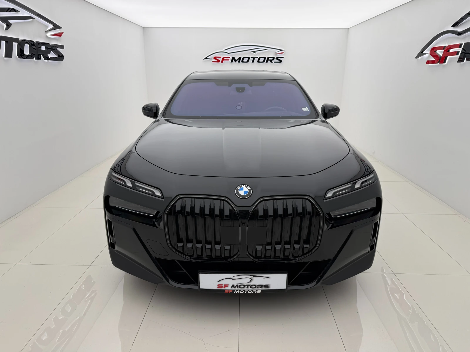 BMW 740 xDrive\B&W\Carbon, снимка 2 - Автомобили и джипове - 54748312