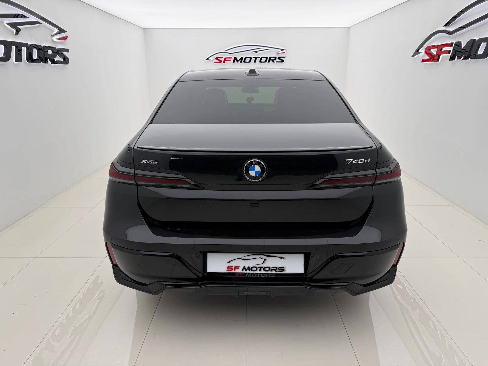 BMW 740 xDrive\B&W\Carbon, снимка 5 - Автомобили и джипове - 54748312