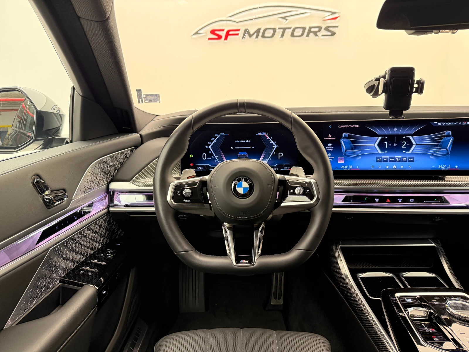 BMW 740 xDrive\B&W\Carbon, снимка 11 - Автомобили и джипове - 54748312
