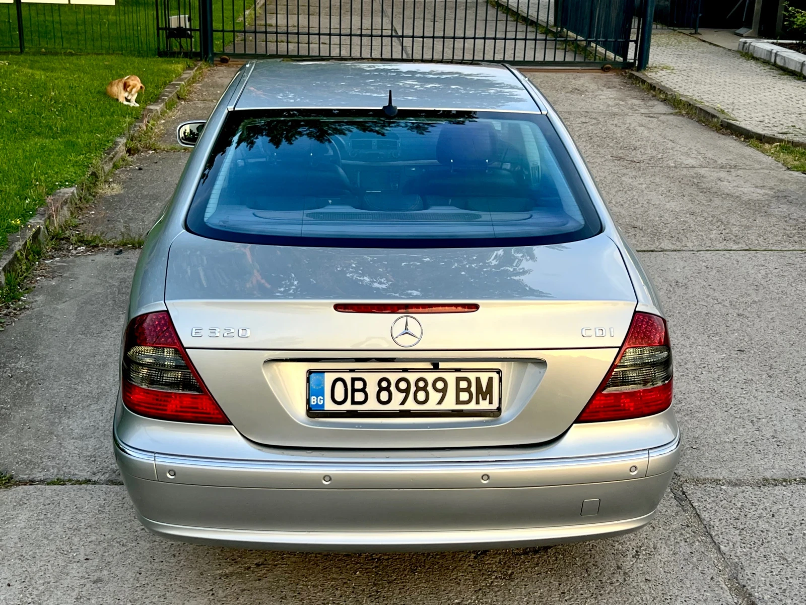 Mercedes-Benz E 320 ПЕРФЕКТЕН! ТОП СЪСТОЯНИЕ!, снимка 4 - Автомобили и джипове - 54900998