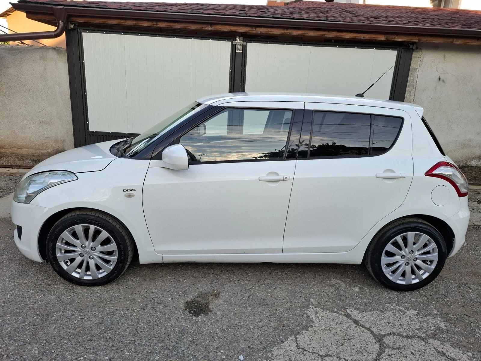 Suzuki Swift 1.3 dds  / Euro 5, снимка 3 - Автомобили и джипове - 54934908