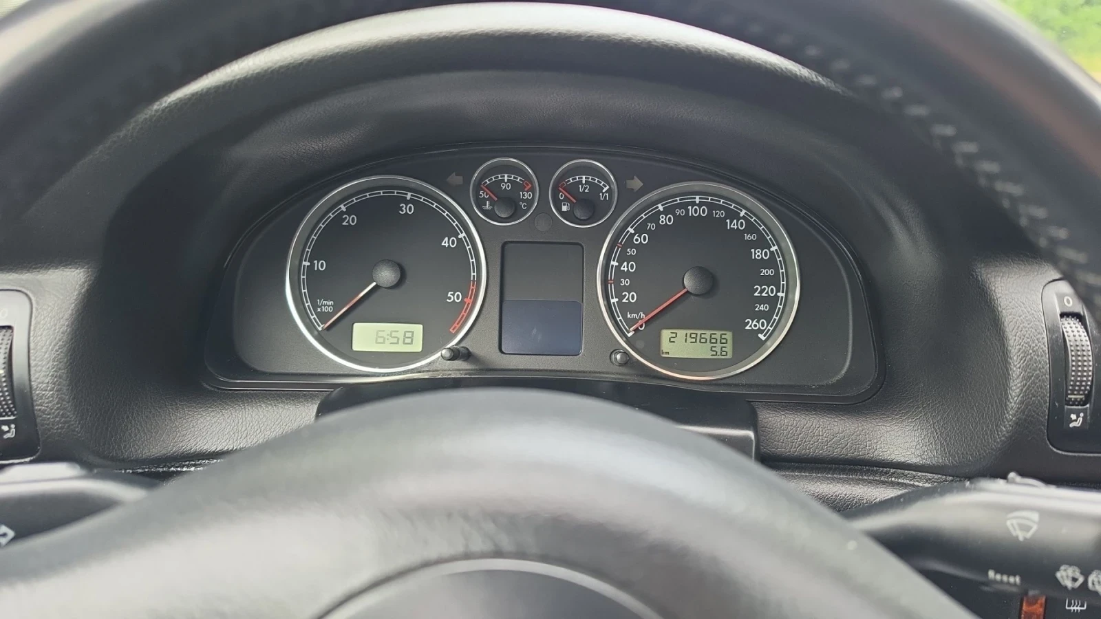 VW Passat 1.9TDI 4Motion Highline, снимка 12 - Автомобили и джипове - 55014400