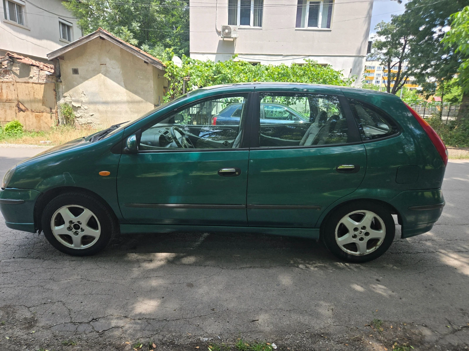 Nissan Almera tino Газов инжекцион, снимка 7 - Автомобили и джипове - 55174124