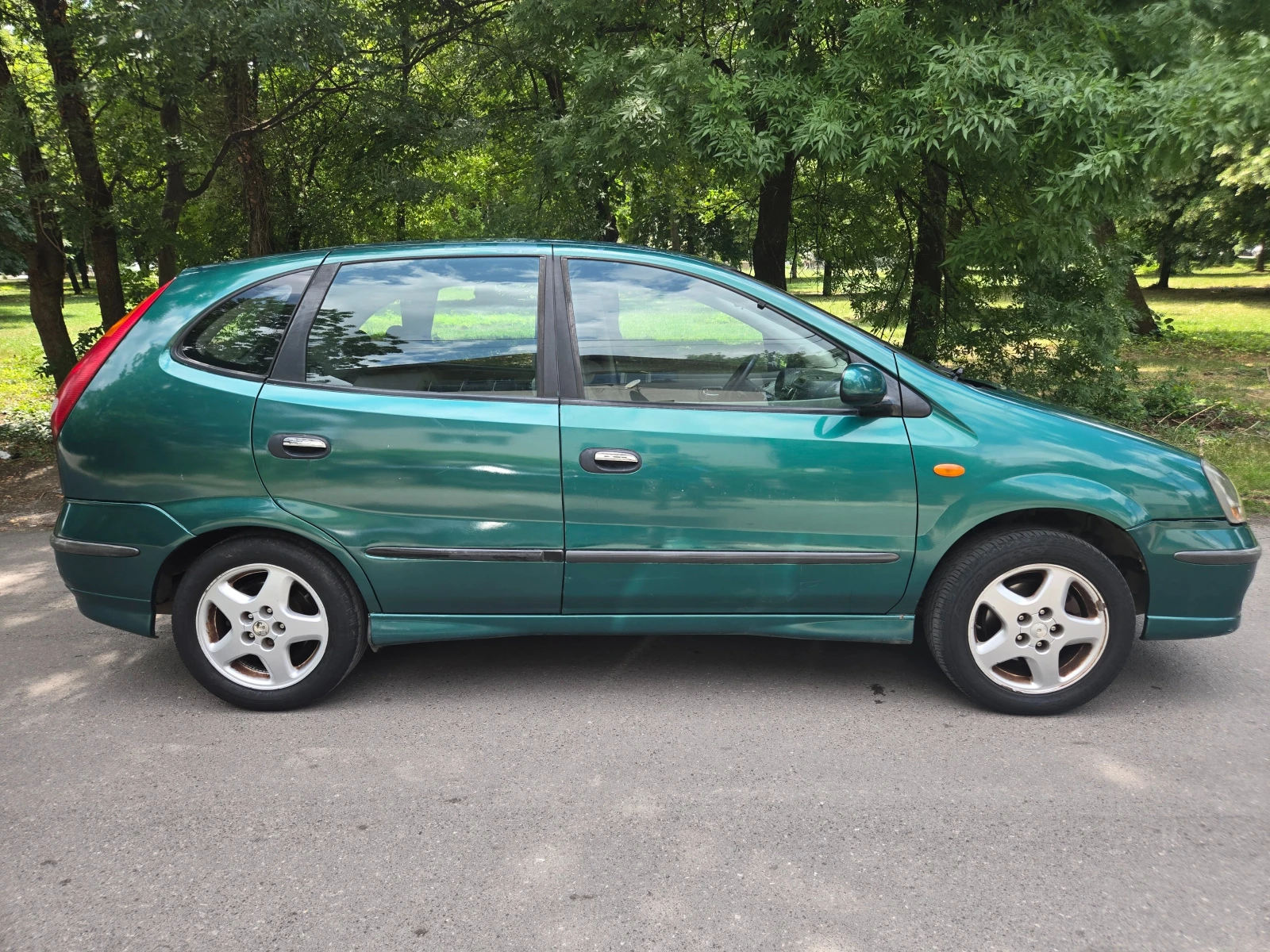 Nissan Almera tino Газов инжекцион, снимка 3 - Автомобили и джипове - 55174124