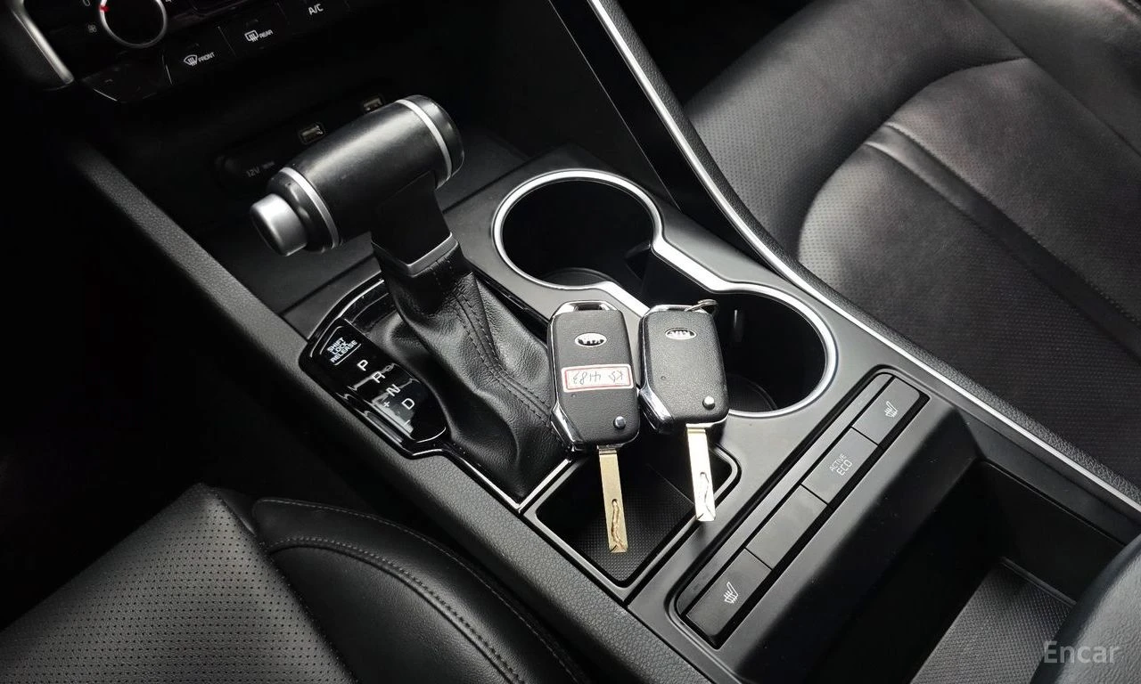 Kia K5 2.0* LPI* ПОДГРЕВ* КАМЕРА* КЕЙЛЕС* LANE* ASSIST* , снимка 10 - Автомобили и джипове - 55735580