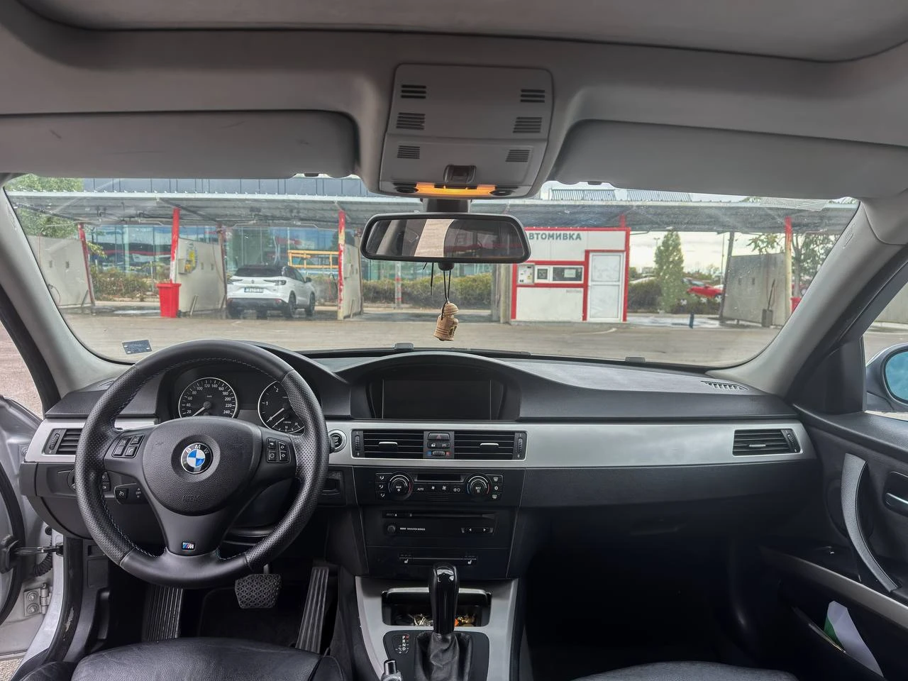 BMW 320 320d, снимка 11 - Автомобили и джипове - 56245770