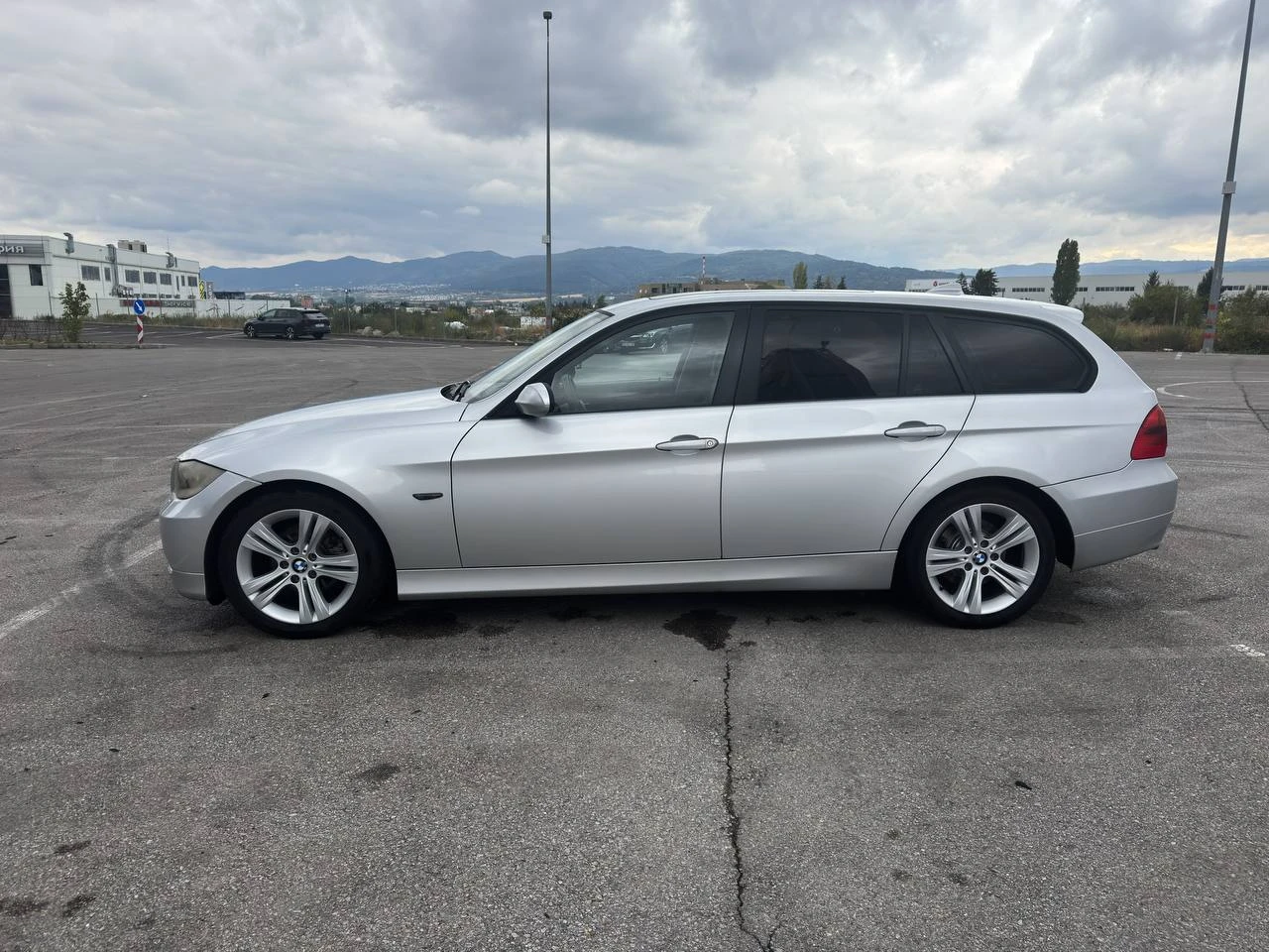 BMW 320 320d, снимка 2 - Автомобили и джипове - 56245770