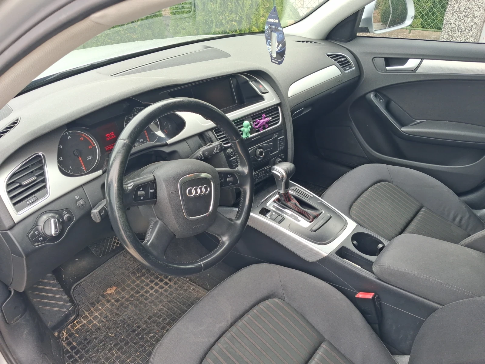 Audi A4 2.0 Д 143к.с автоматик, снимка 6 - Автомобили и джипове - 56247076