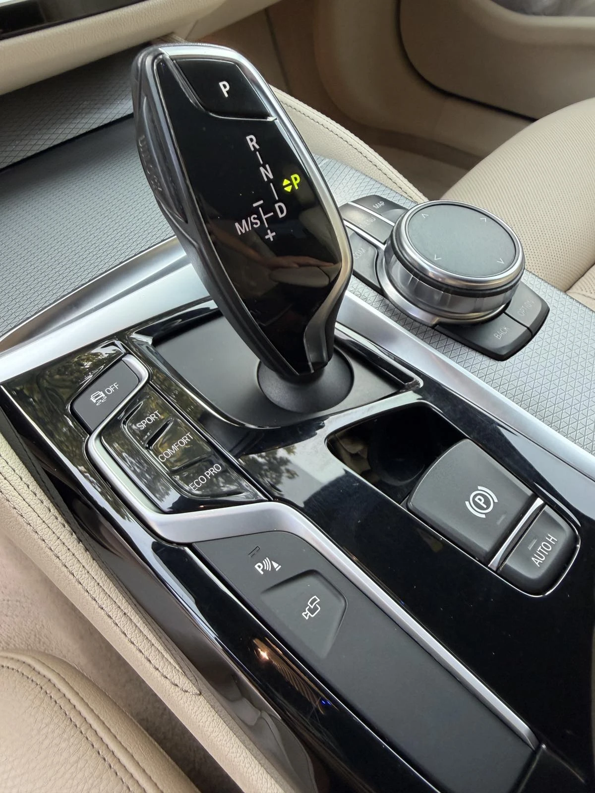 BMW 530 d Xdrive M SPORT | HUD | 360  | MASSAGE | VENT | Mobile.bg � ����������� 11