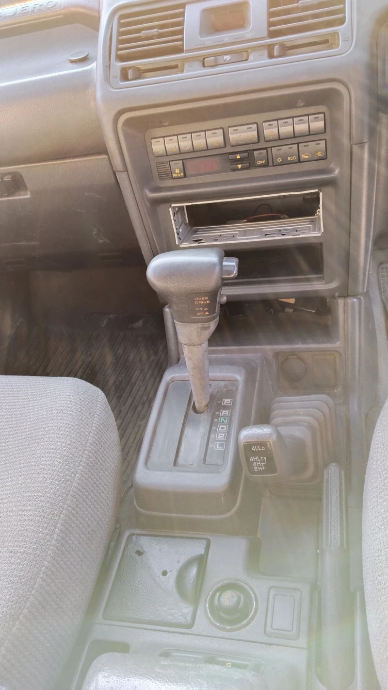 Mitsubishi Pajero, снимка 6 - Автомобили и джипове - 52177398