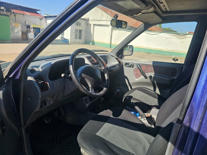 Nissan Terrano 2.7, снимка 8 - Автомобили и джипове - 52775517