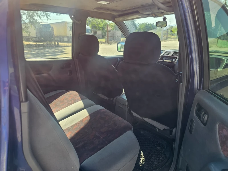 Nissan Terrano 2.7, снимка 10 - Автомобили и джипове - 52775517