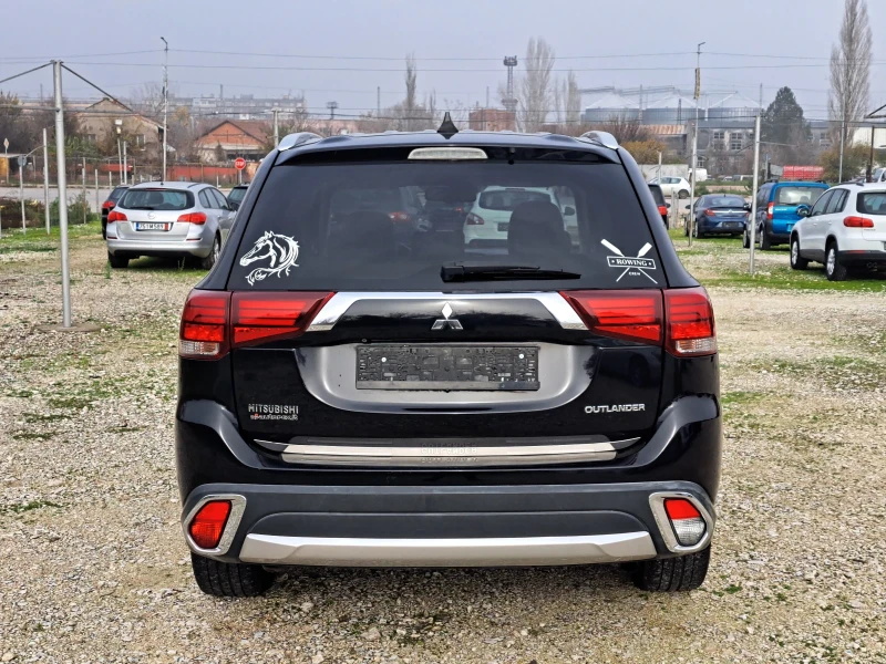 Mitsubishi Outlander 2.2 D EXCLUSIVE, снимка 4 - Автомобили и джипове - 52854292