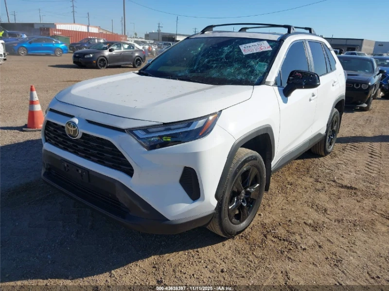 Toyota Rav4 XLE* PANO* CAMERA* CARPLAY, снимка 2 - Автомобили и джипове - 53012515