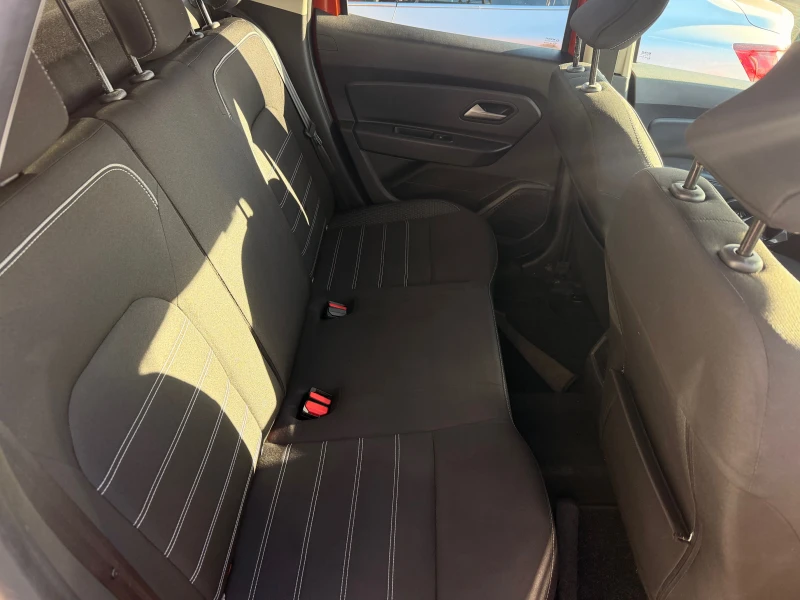 Dacia Duster 1.0 ТCe / 100 к.с / ECO-G, снимка 14 - Автомобили и джипове - 53112254