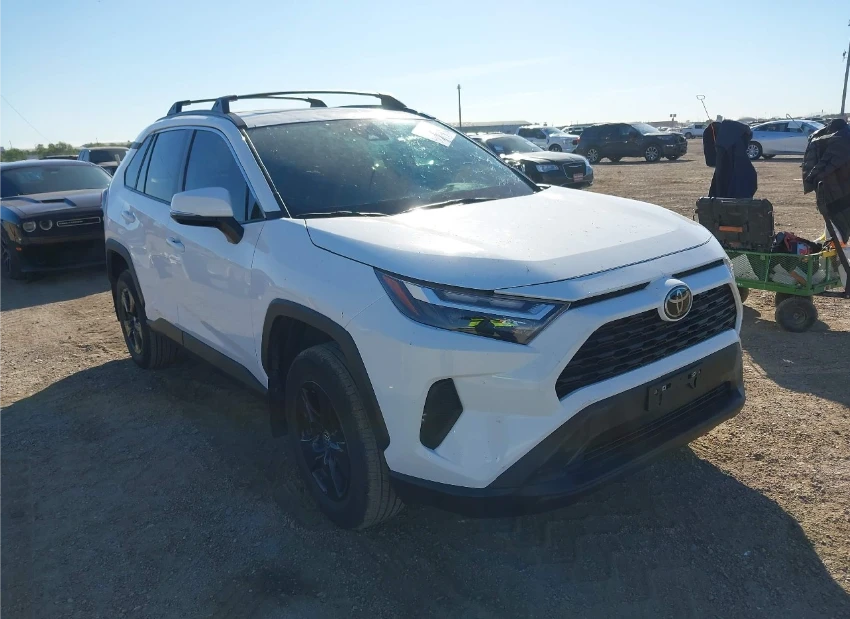 Toyota Rav4 XLE* PANO* CAMERA* CARPLAY, снимка 1