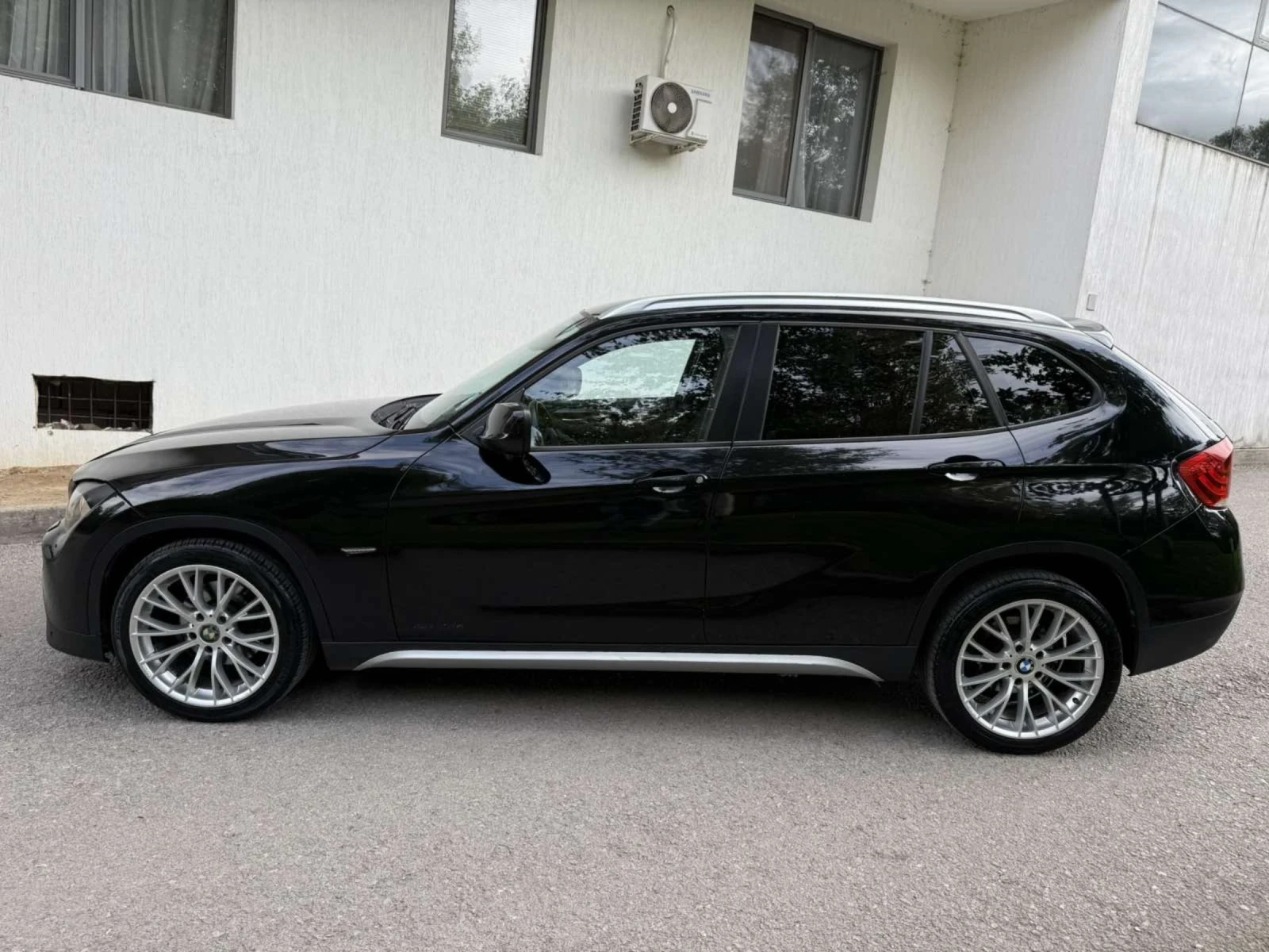 BMW X1 2.0d / X-DRIVE / АВТОМАТИК - изображение 4