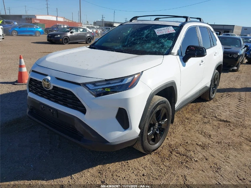 Toyota Rav4 XLE* PANO* CAMERA* CARPLAY - изображение 2