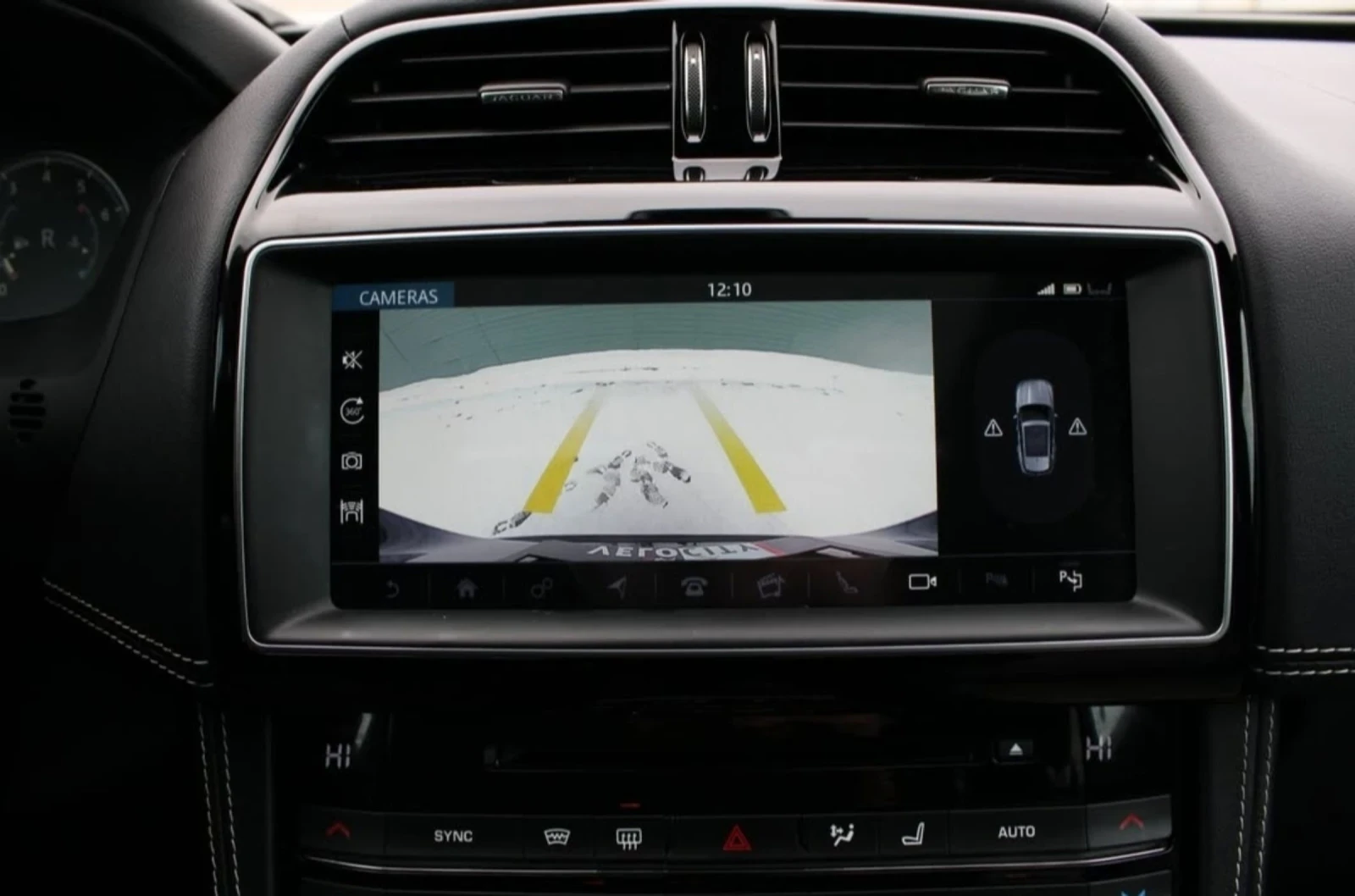 Jaguar F-PACE 2017/119K.KM/R-SPORT/SUPERCHARGED/MERIDIAN/8ZF, снимка 15 - Автомобили и джипове - 53680159