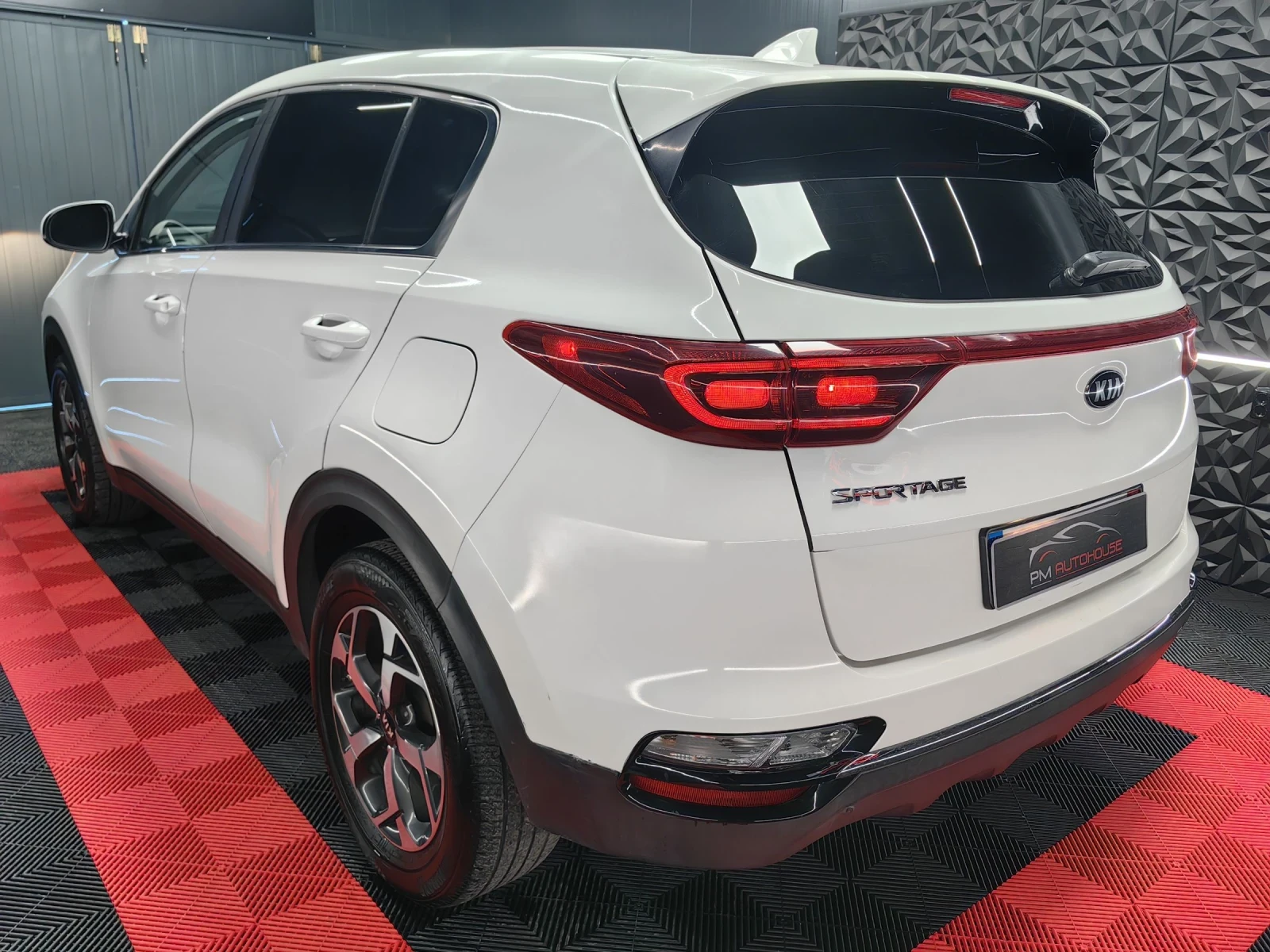 Kia Sportage 2.4* LX* АВТОМАТ* 110000KM* CAMERA* , снимка 3 - Автомобили и джипове - 53828667