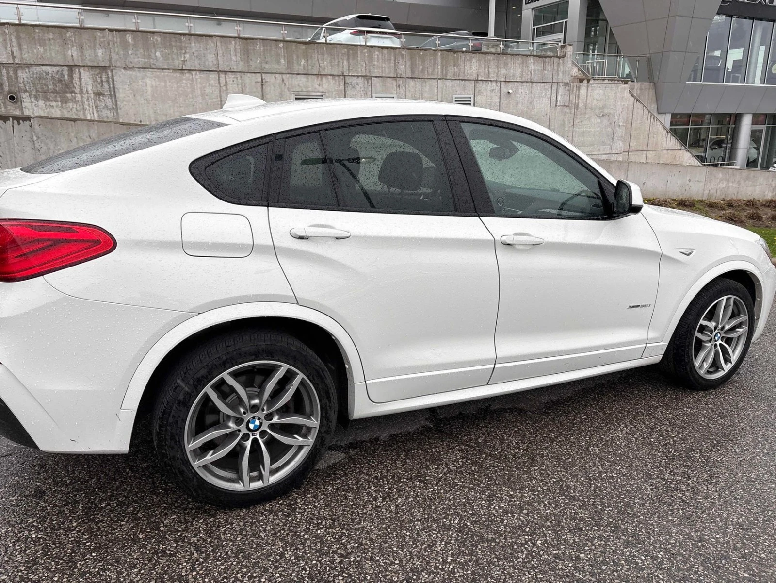 BMW X4 XDRIVE/LANE ASSIST/2 КЛЮЧА/КЕЙЛЕС, снимка 4 - Автомобили и джипове - 54460251