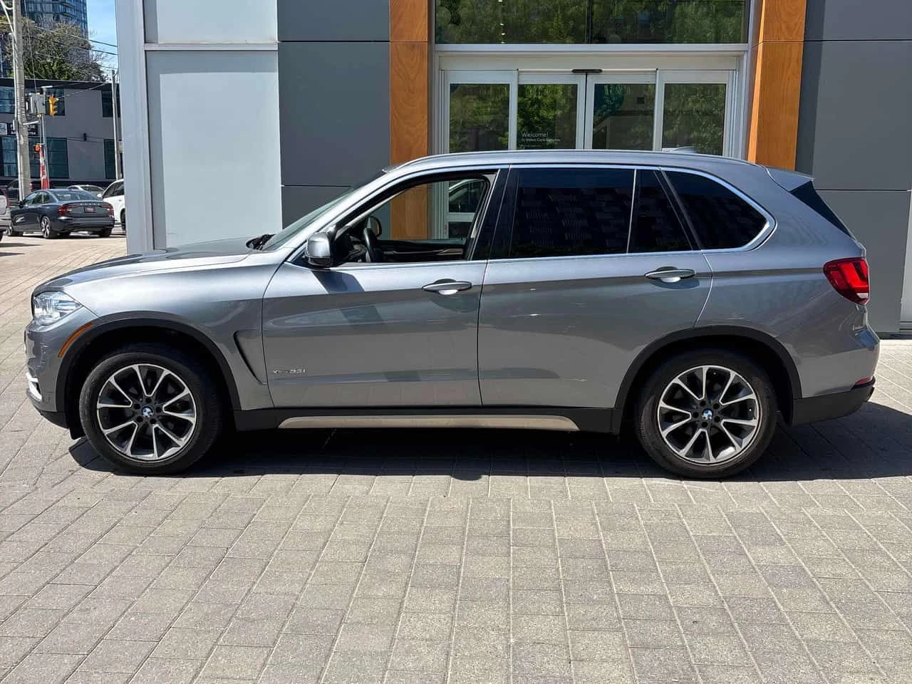 BMW X5 * xDrive35i * АВТОКРЕДИТ * ОТ ПРЕДСТАВИТЕЛСТВО, снимка 3 - Автомобили и джипове - 54859122