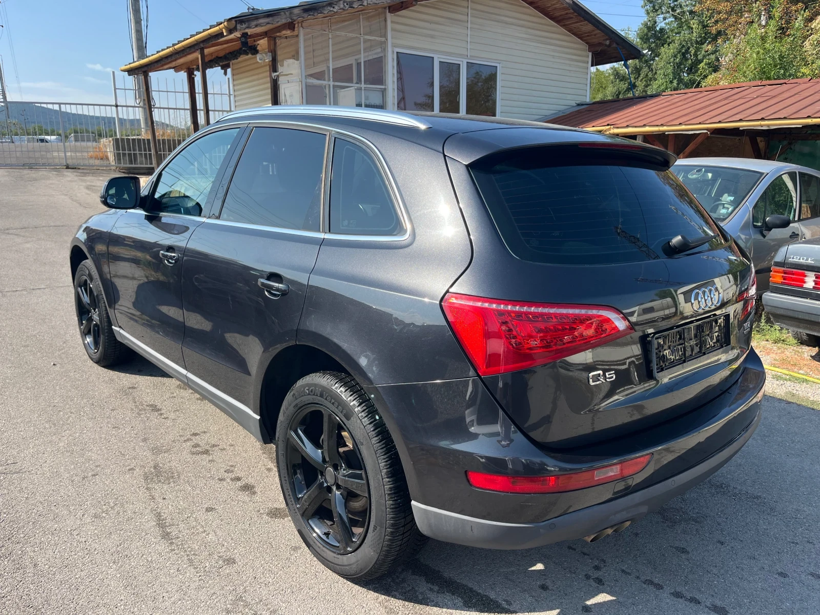 Audi Q5 2.0TDI, снимка 5 - Автомобили и джипове - 55920206