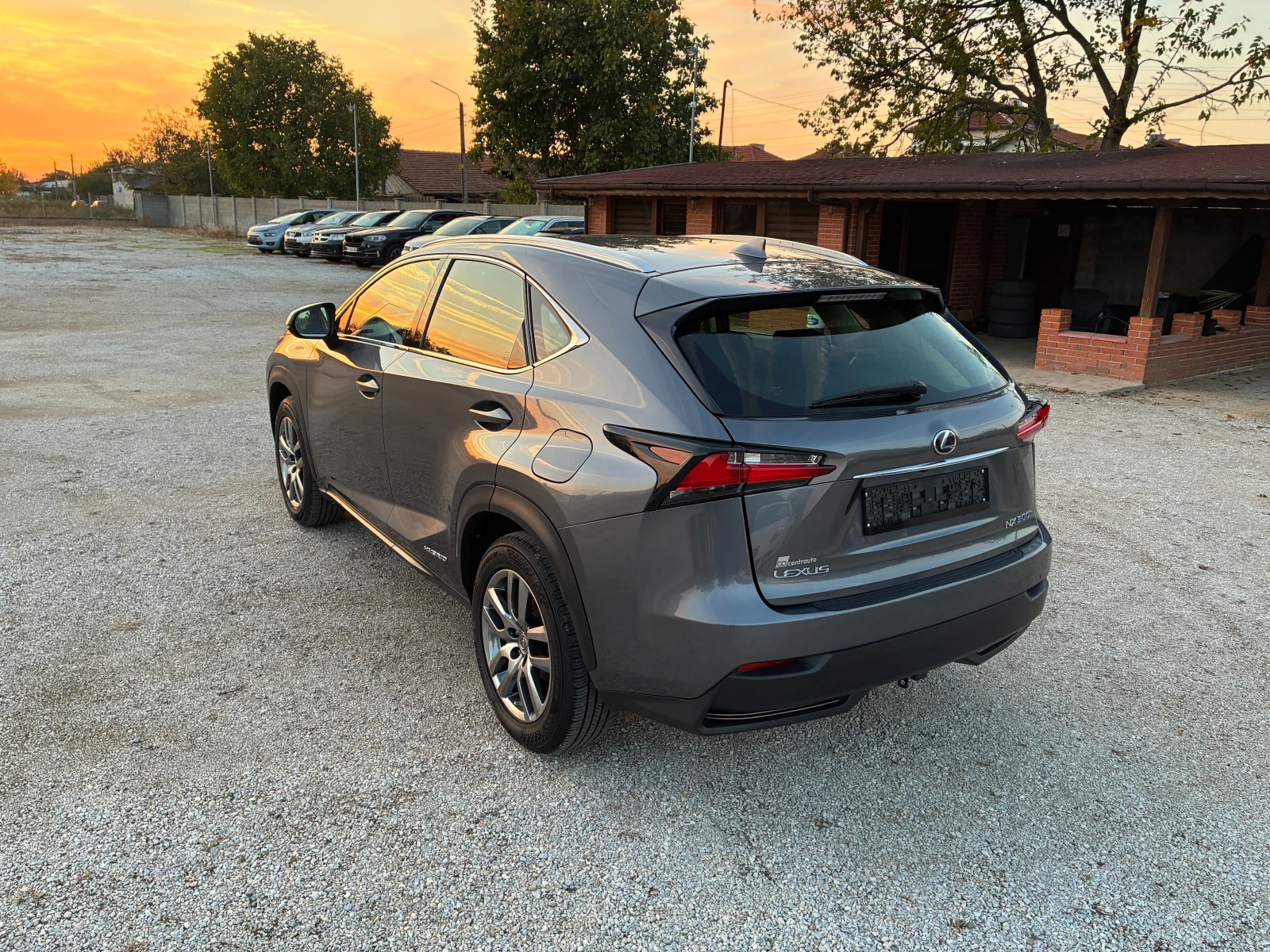 Lexus NX 300h Facelift, снимка 6 - Автомобили и джипове - 56584622