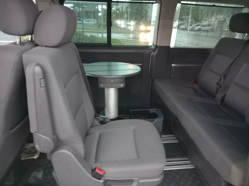 VW Multivan 2.5TDI, снимка 11 - Бусове и автобуси - 52946661