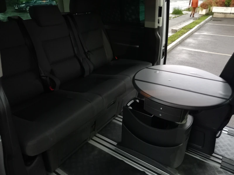 VW Multivan 2.5TDI, снимка 9 - Бусове и автобуси - 52946661
