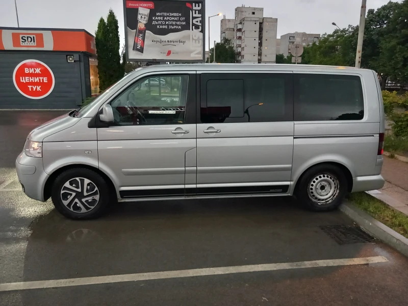 VW Multivan 2.5TDI, снимка 2 - Бусове и автобуси - 52946661