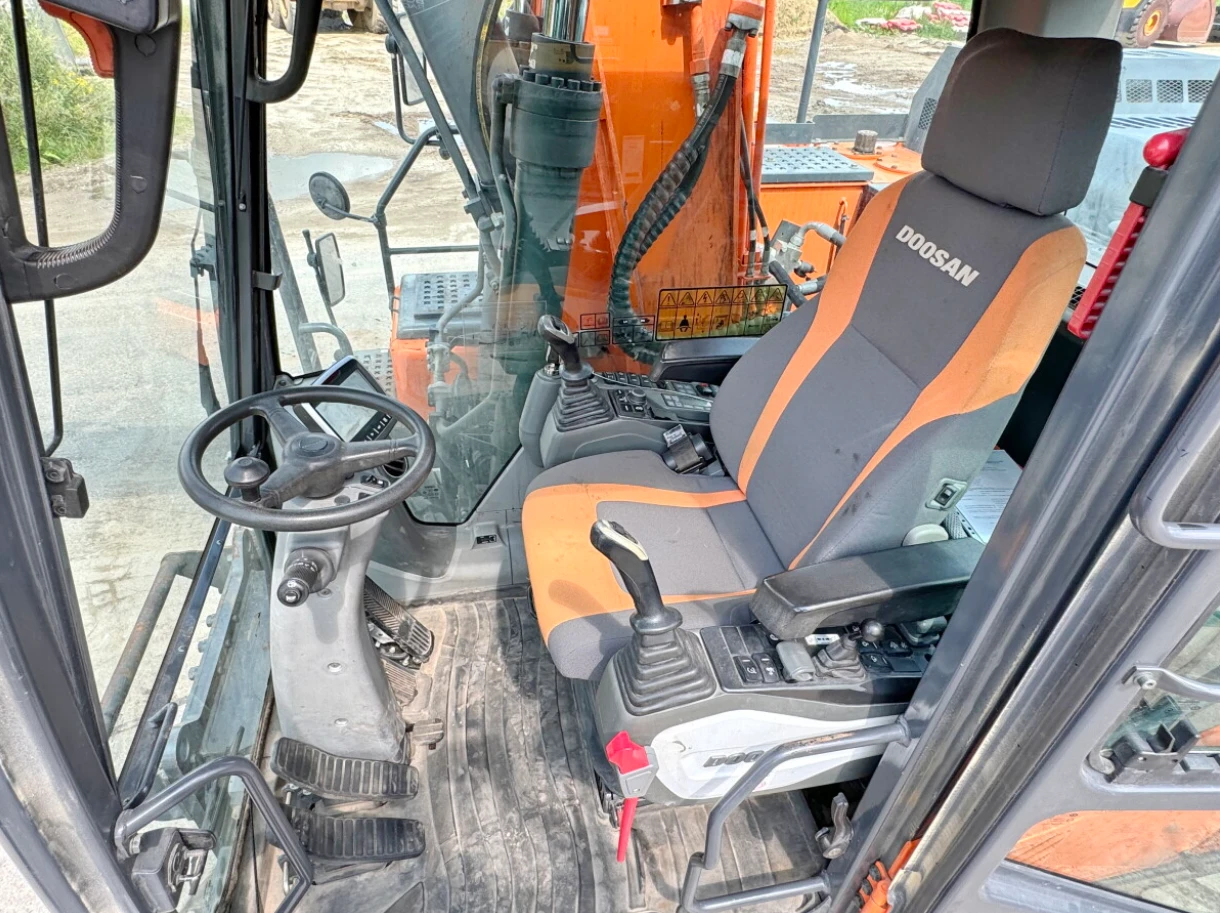 Багер DOOSAN DX190W-5, снимка 7 - Индустриална техника - 54358300