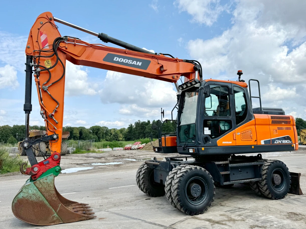 Багер DOOSAN DX190W-5, снимка 2 - Индустриална техника - 54358300