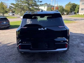 Kia EV9 Land w/GT Line Package AWD * CARFAX * , снимка 5