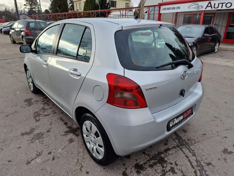 Toyota Yaris 1.0 benz, снимка 6 - Автомобили и джипове - 39201702